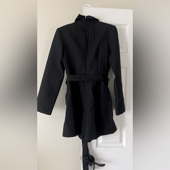 Endless Rose belted tuxedo romper w/pockets - Picture 4 of 8